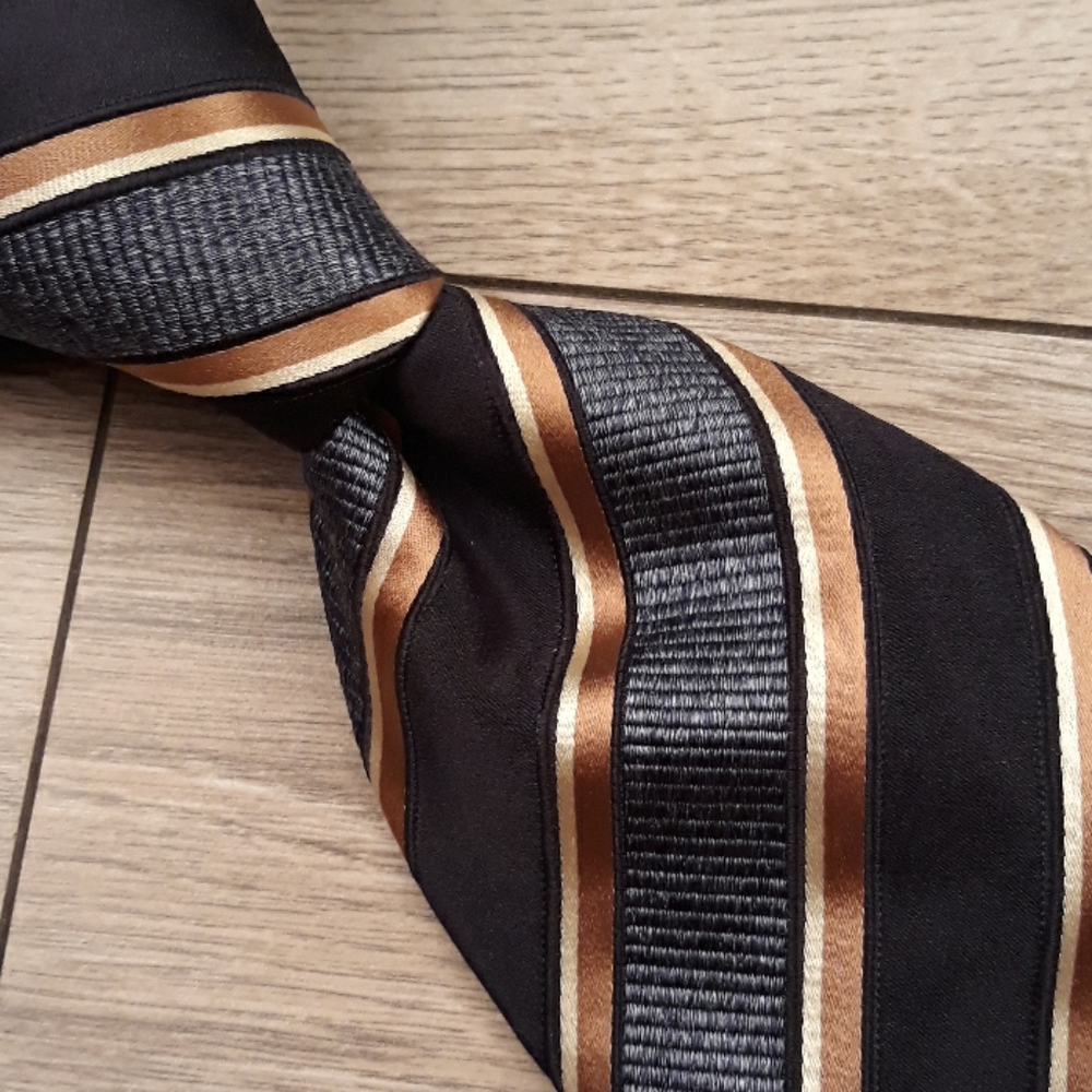 CANALI Italy Black Blue Gold Striped Mens Silk Tie